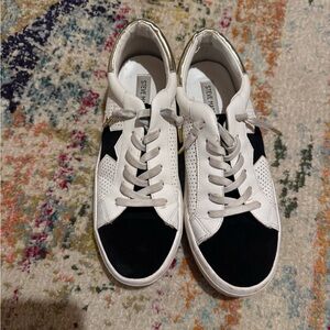 Steve Madden Cream and Gold Sneakers